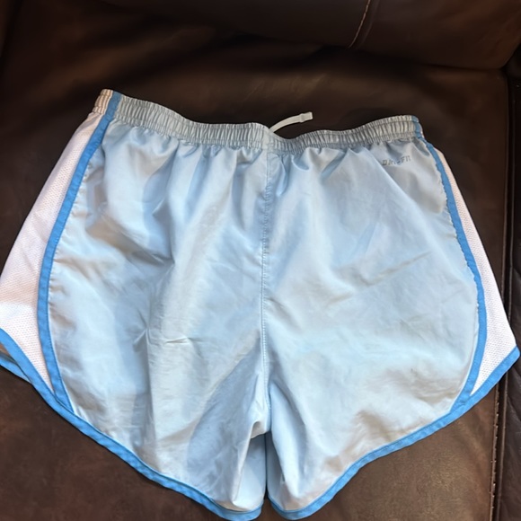 Nike shorts - Picture 2 of 3